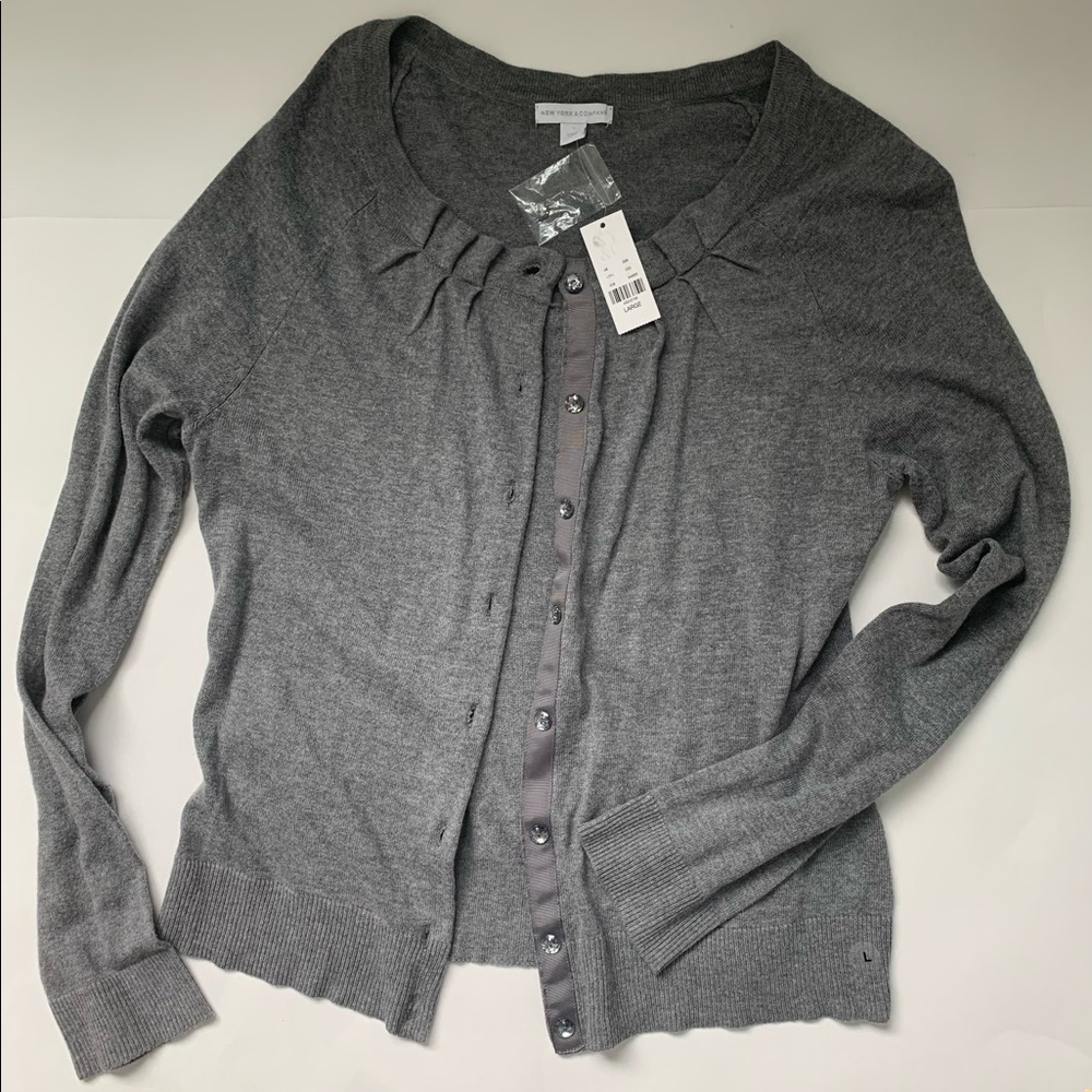 NWT New York & Company Jeweled-Button Chelsea Crewneck Cardigan sz Large
